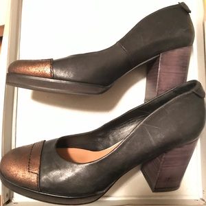 Kupuri Cap Toe Pumps